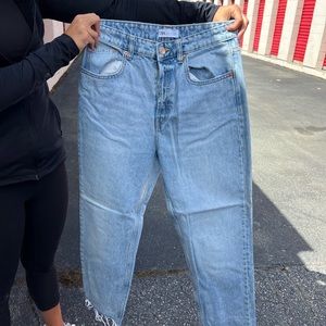 Straight leg Zara jeans, light wash, great condition, no visible flaws, size 8